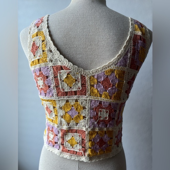 Crochet Patterned Top - Picture 2 of 2